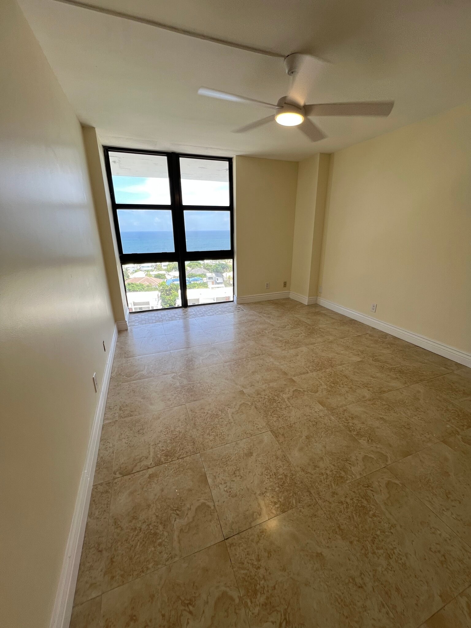 Master Bedroom - 3031 N Ocean Blvd
