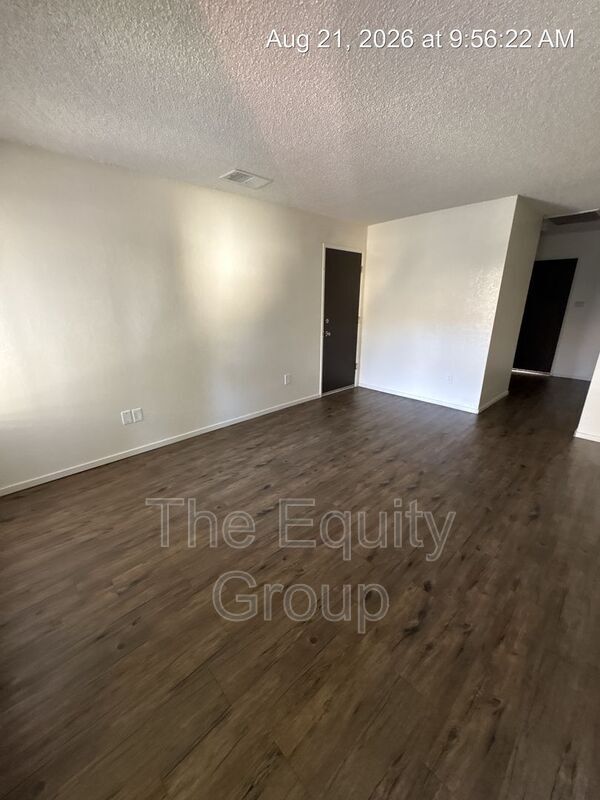 Building Photo - 3533 S County Center Dr