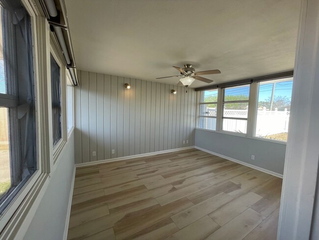 Building Photo - Show Stopper 3-Bedroom, 2-Bath Home with M...