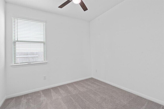 Building Photo - 202 Lime St