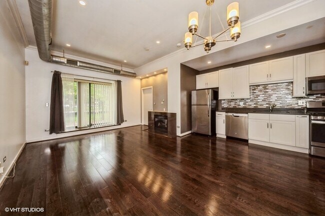 Building Photo - 4537 S Drexel Blvd
