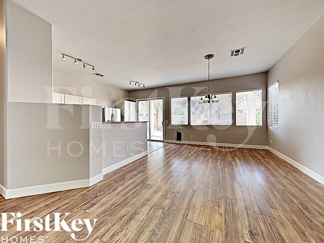 Building Photo - 13702 W Tara Ln