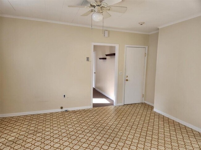 Building Photo - 203 Sweet Ave
