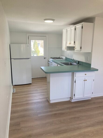Building Photo - 8 Regency Dr