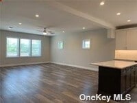 Building Photo - 840 Montauk Hwy