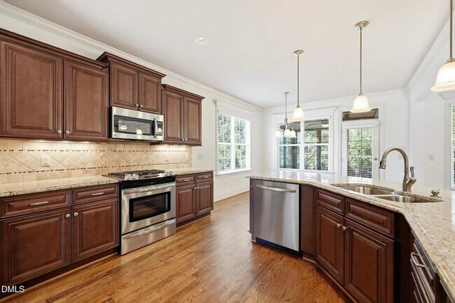 Building Photo - Lease OR Lease to Own