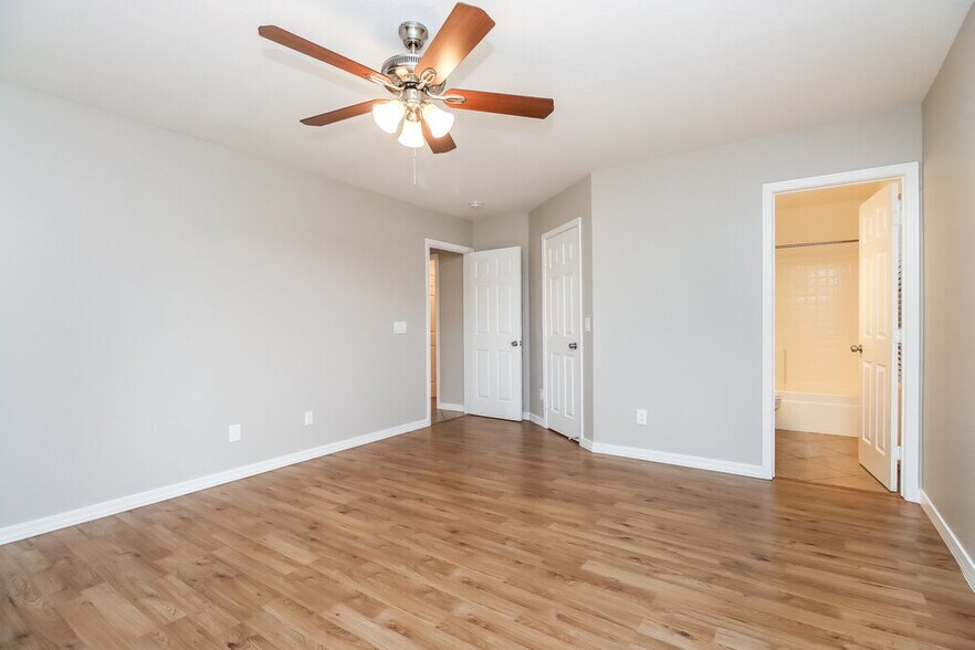 Building Photo - 6145 S Wilson Dr