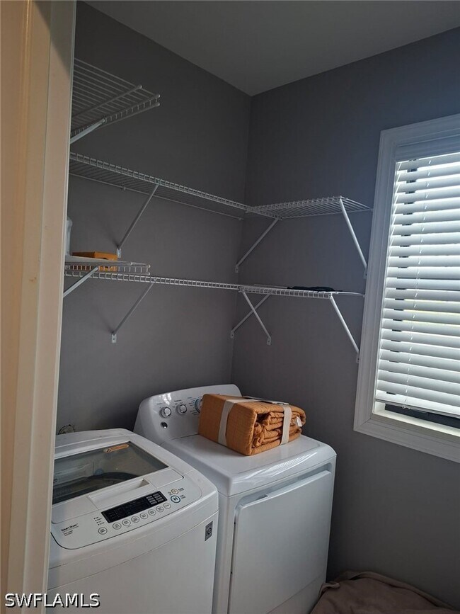 Building Photo - 2360 Burton Ave