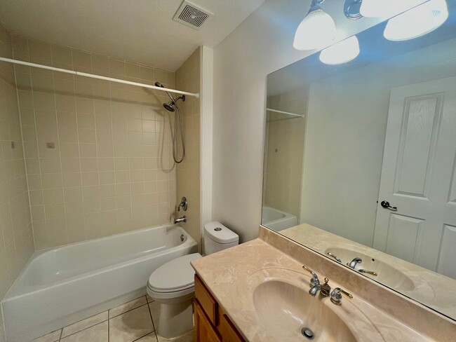 Building Photo - Gorgeous 4 Bed 2 Bath Home for Rent in Apo...