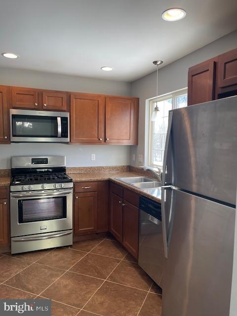 Building Photo - 25 Sir Thomas Ln