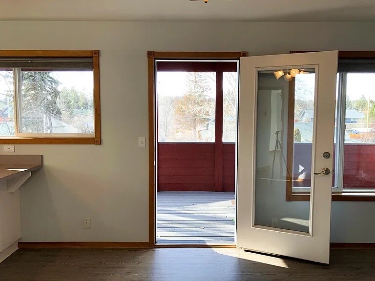 Building Photo - 248 NW Riverside Blvd