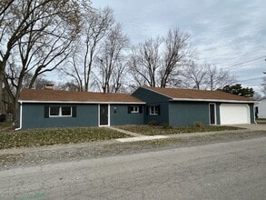 Building Photo - 810 Mc Connell St