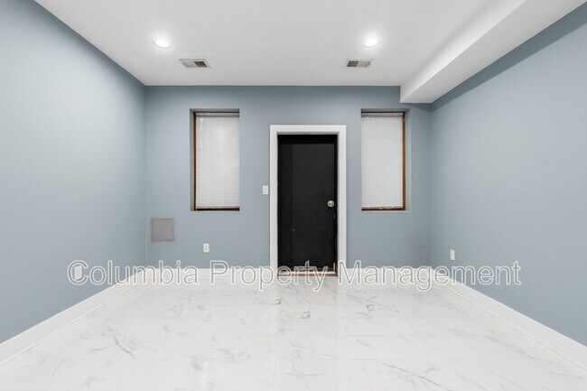 Building Photo - 1553 9th St NW