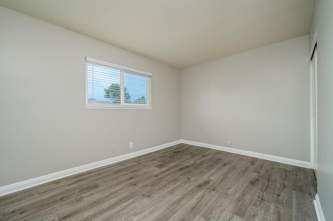 Building Photo - 9615 Adams Ave