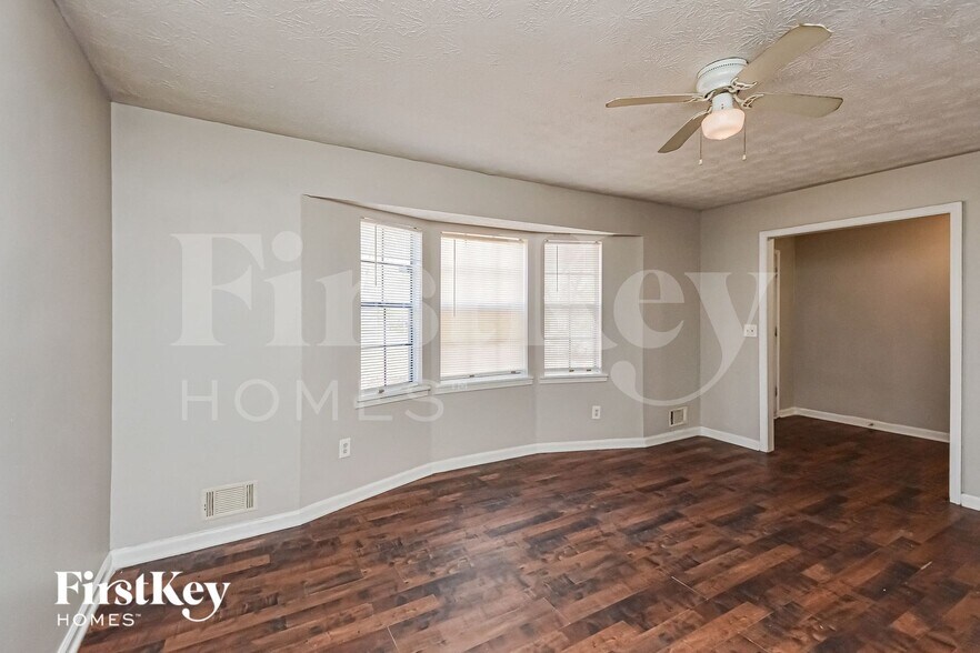 Building Photo - 975 Martin Rd