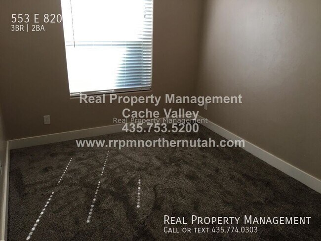 Building Photo - 553 E 820 N