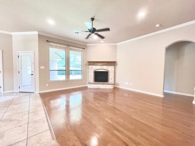Building Photo - 401 Shumard Oak Trail