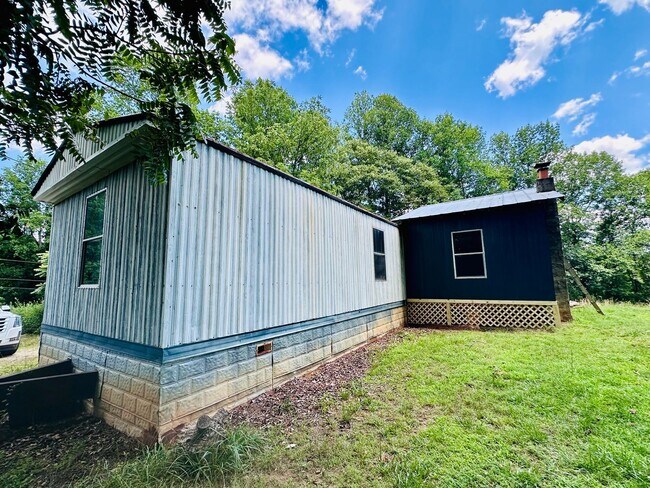 Building Photo - NEW RENTAL LISTING