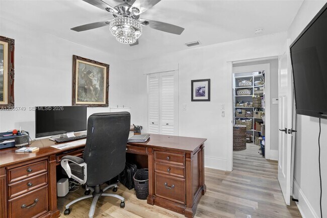 Building Photo - 958 Mockingbird Ln