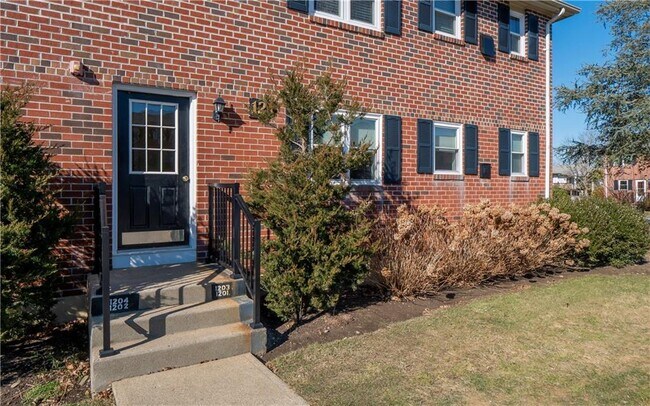 Building Photo - 70 Carroll Ave