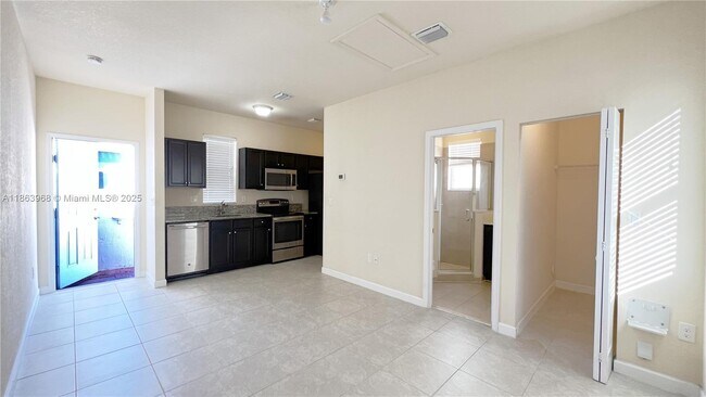 Building Photo - 17170 SW 93rd St