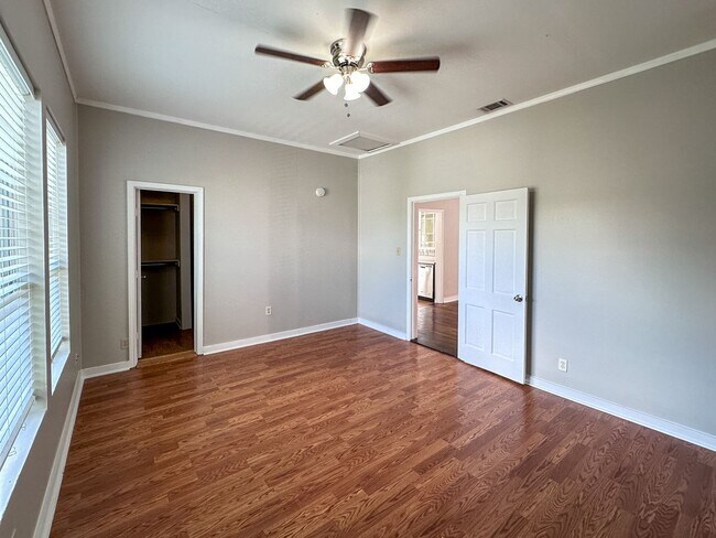 Building Photo - 611 Nelray Blvd