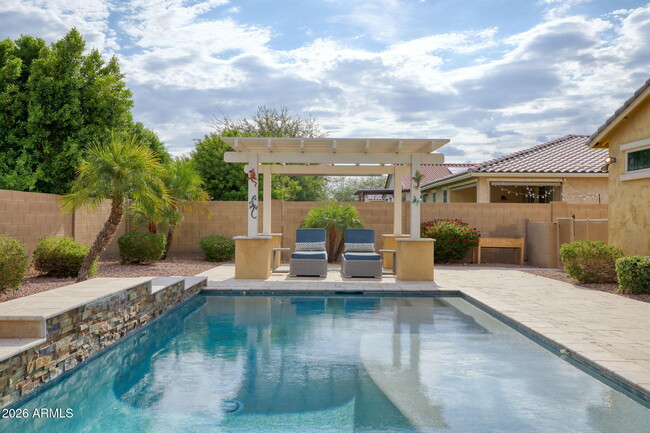 Building Photo - 9937 W Andrea Dr