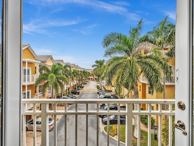 Building Photo - 2329 Vintage Dr