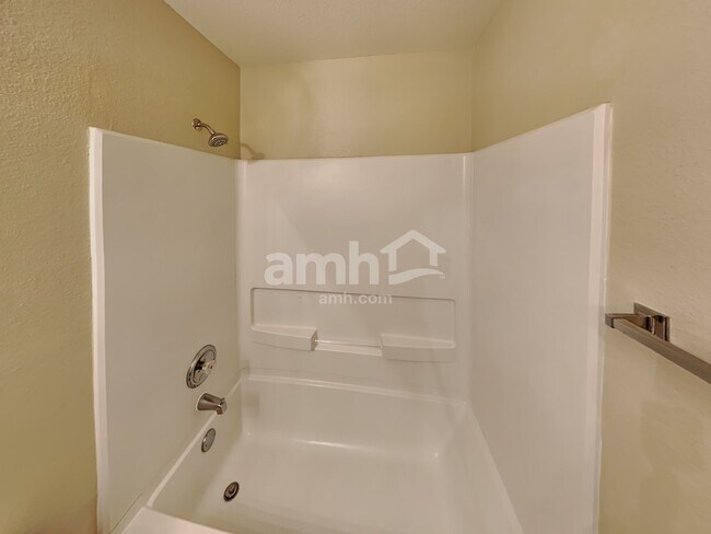 Building Photo - 8018 Silver Grove