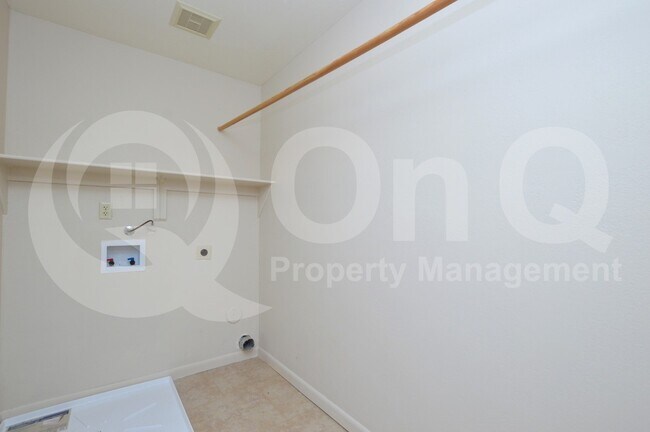 Building Photo - 2718 E Bighorn Ave