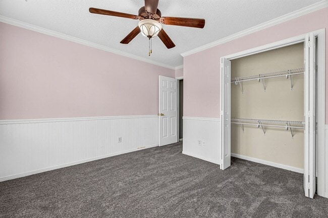 Building Photo - 8727 Evangeline Dr