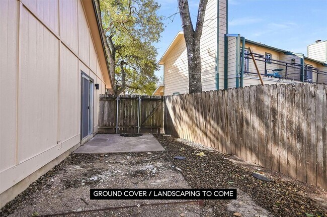 Building Photo - 1402 Waterloo Tr