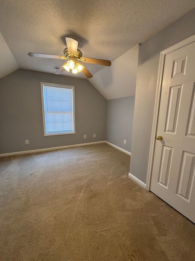 Building Photo - 216 Springfield Cir