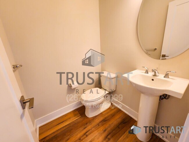 Building Photo - 3150 Parkview Walk