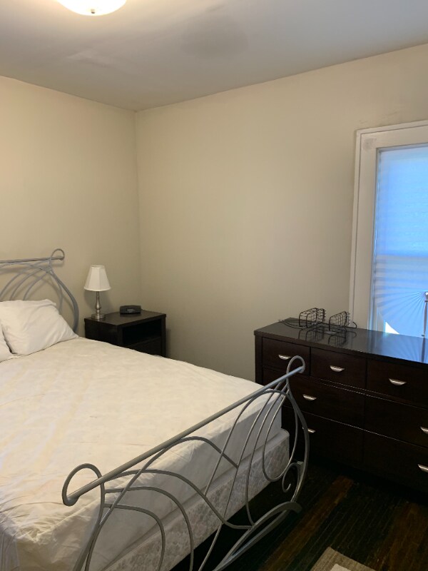 Building Photo - 364 Inglewood Dr