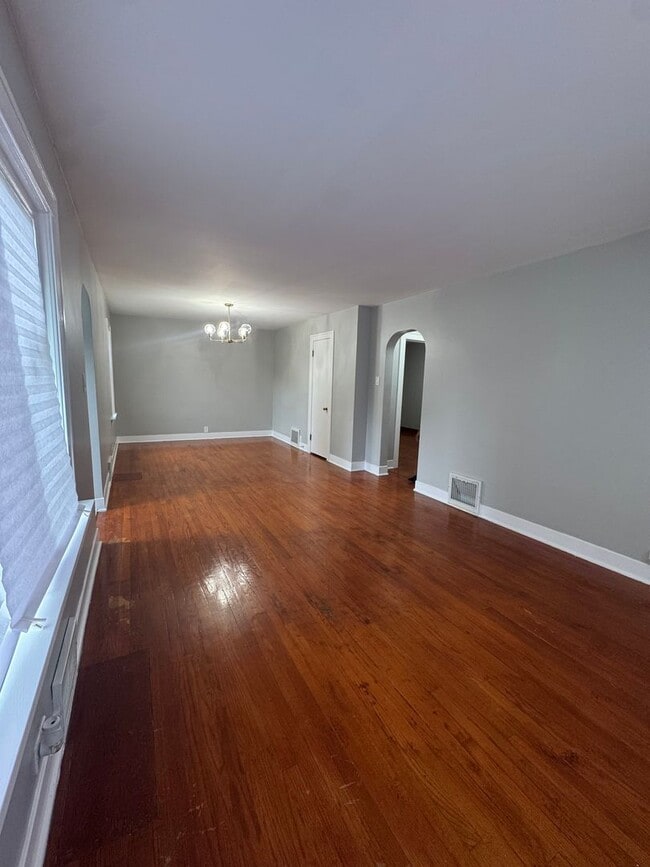 Building Photo - Beautiful 3-bedroom house for Rent AVAILAB...