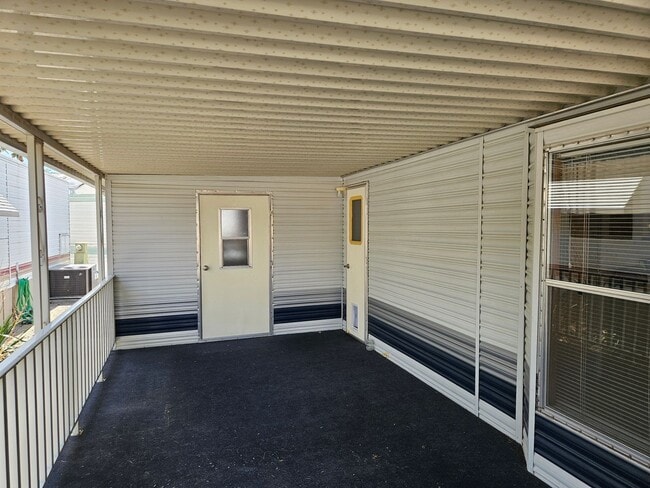 Building Photo - 2000 Ramar Rd