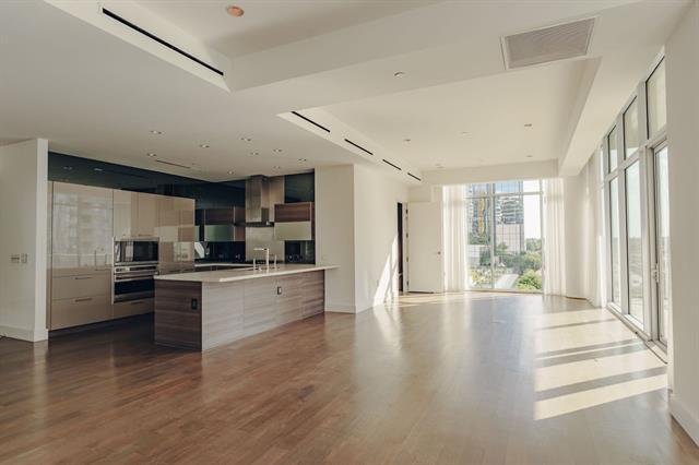 Building Photo - 2025 Woodall Rodgers Fwy