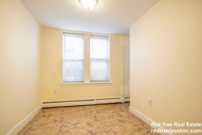 Building Photo - 20 Colborne Rd