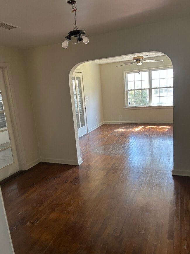 Building Photo - 104 22nd St NE