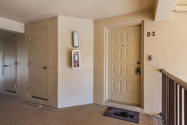 Building Photo - 629 Sea Pine Way