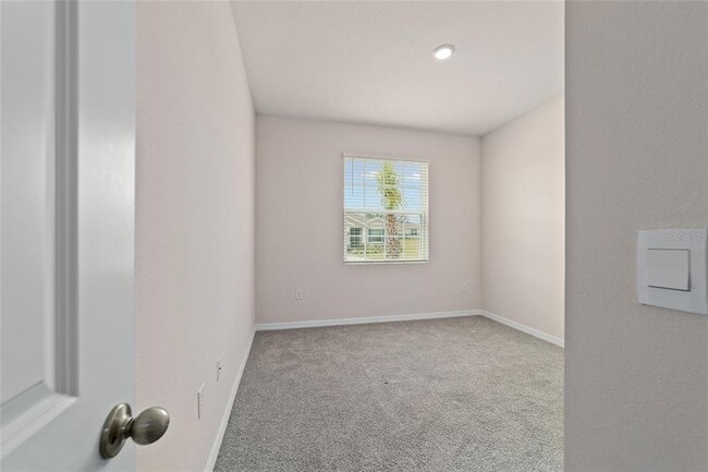 Building Photo - 5313 NW 48th Pl