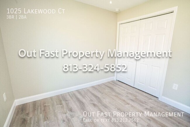 Building Photo - 1025 Lakewood Ct