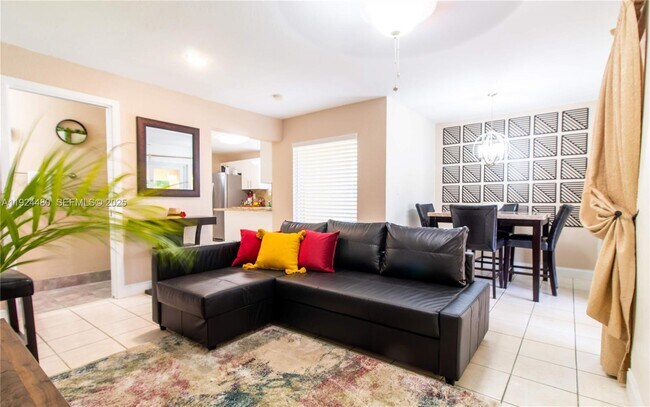 Primary Photo - 985 SW 10th St