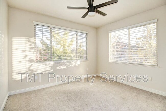 Building Photo - 3725 Bella Cruz Ct