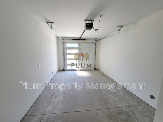 Building Photo - 2795 Hamilton Way