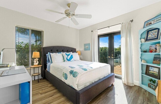 Building Photo - 25 NW 24th Ct