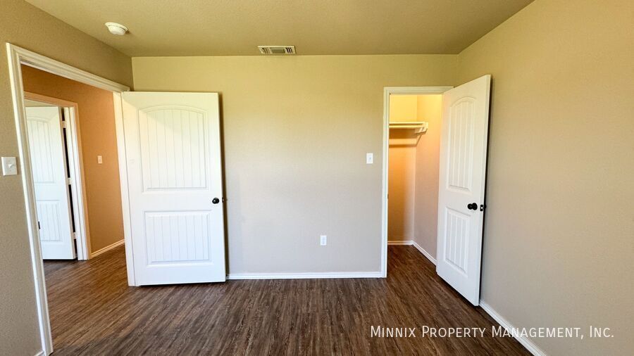 Building Photo - 2519 N Ave O