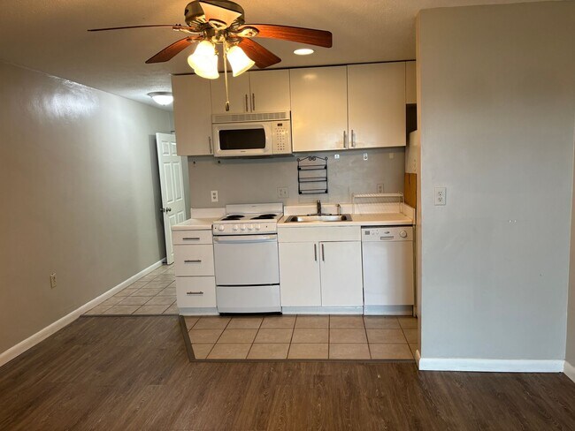 Building Photo - 5505 Sun Harbor Rd