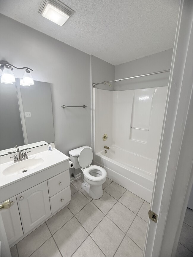 Building Photo - 1132 Lancelot Ln